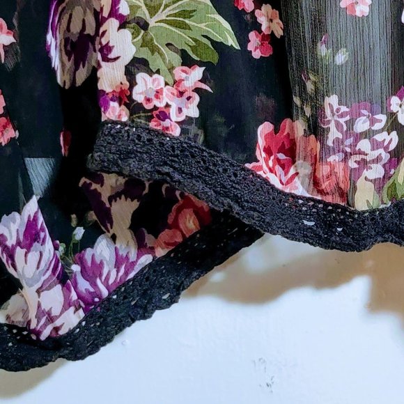 ⭐Mason & Mackenzie ⭐Black Colorful Floral ⭐️ Kimono Cardigan ⭐️ Flowing and FAB - Picture 3 of 12